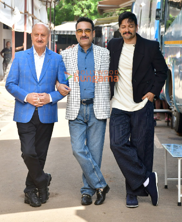 Photos: Aditya Roy Kapur, Sara Ali Khan, Ali Fazal, Fatima Sana Shaikh and others snapped promoting Metro... In Dino on the sets of The Kapil Sharma Show