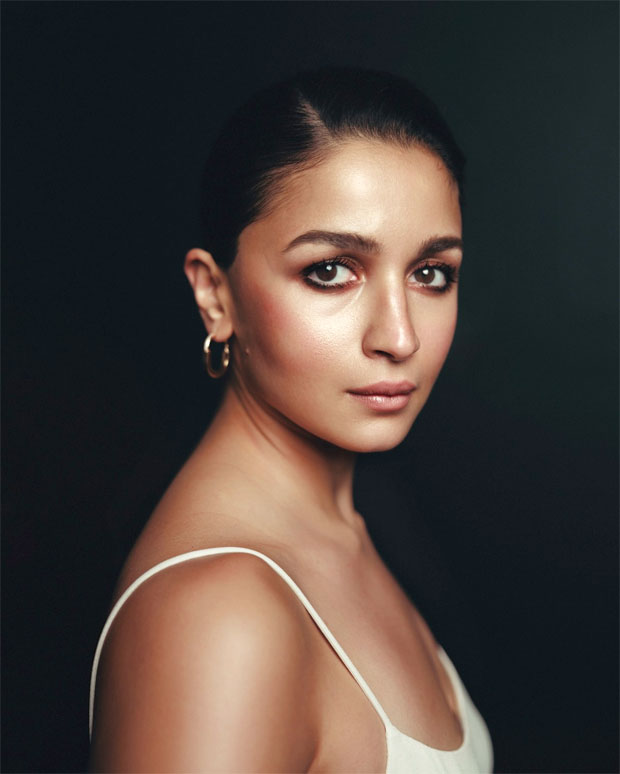 alia bhatt glutathione Alia Bhatt's Whiter Skin Tone Grabs Eyeballs In A Video, Netizen Says 'It's  Glutathione Injections' main image 0