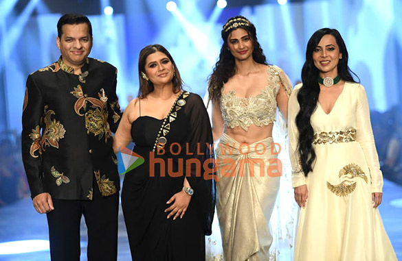 Photos: Daisy Shah turned showstopper at the Global India Couture Week where Dr. Tvacha presented Manali Jagtap's Festive Resort Wear Collection