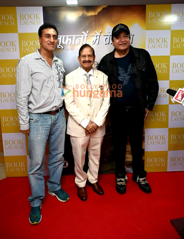 Photos: Poonam Dhillon, Mukesh Rishi, Tej Sapru and others graced the launch of Chaand Mishra's book 'Toofano Mein Tohfa'