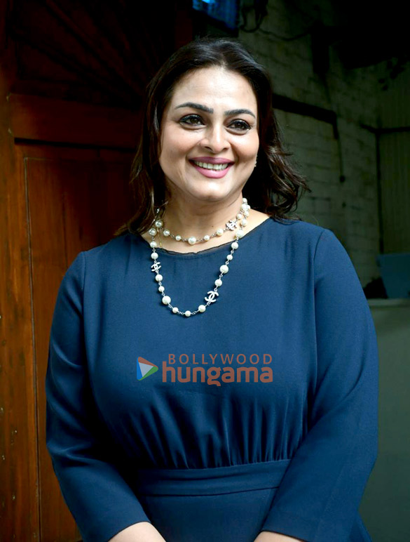 Photos: Shilpa Shirodkar snapped outside a restaurant in Khar