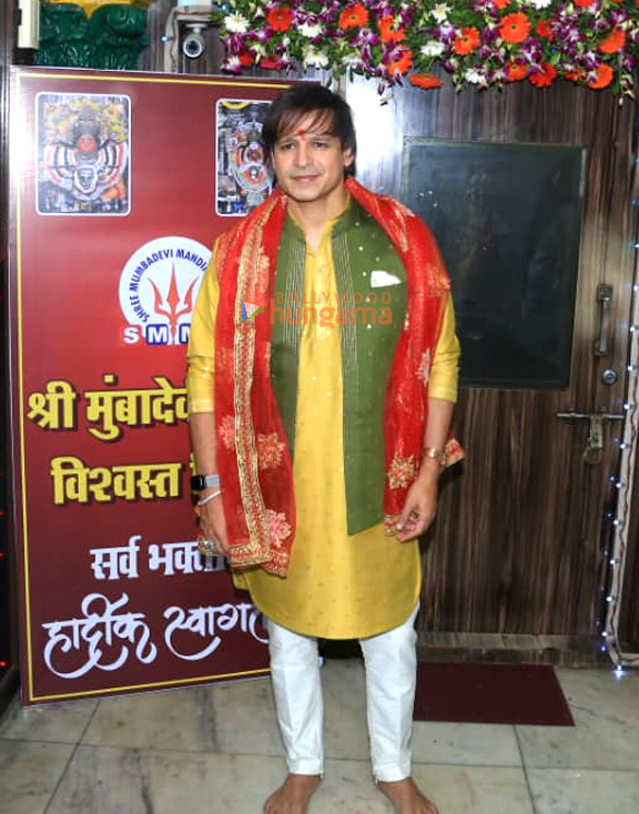 Photos: Vivek Oberoi snapped at Mumba Devi Temple