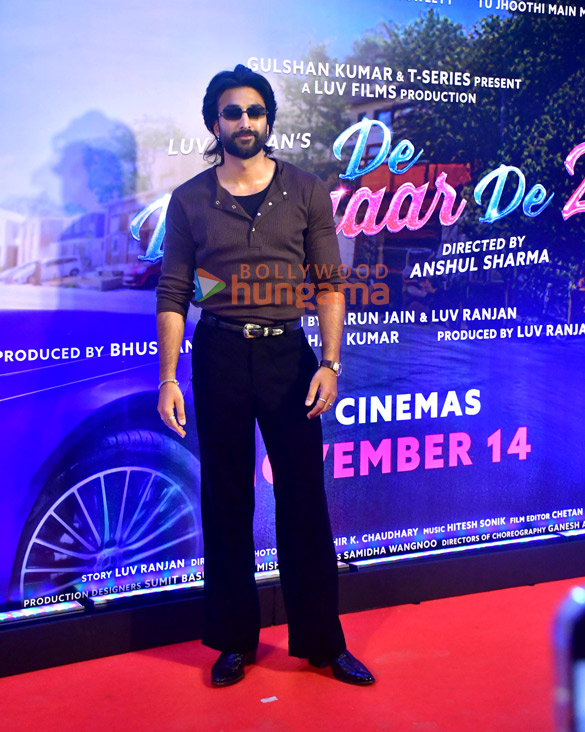 Photos: Ajay Devgn, R Madhavan, Rakul Preet Singh, Meezaan Jafri and others grace the trailer launch of their film De De Pyaar De 2