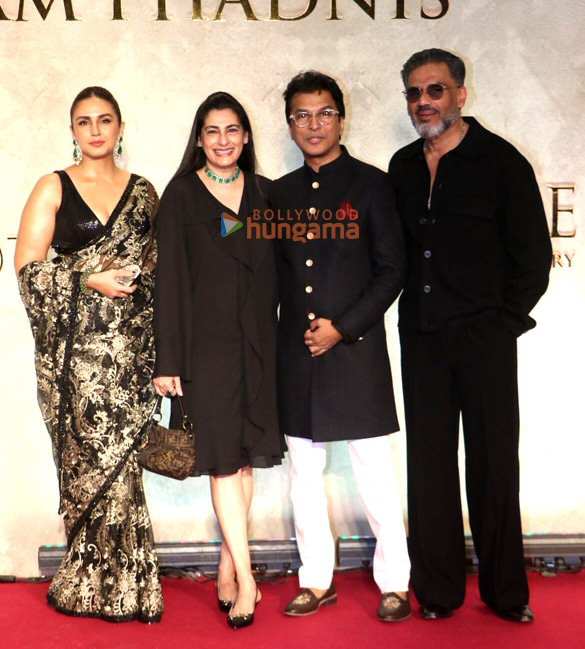 Photos: Salman Khan, Sonakshi Sinha, Sushmita Sen, Riteish Deshumukh, Genelia Deshumukh and others attend Vikram Phadnis' 35 Years anniversary celebration in JW Marriott, Juhu