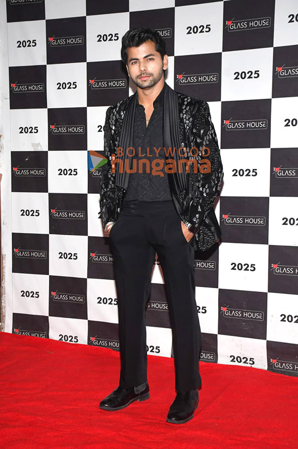 Photos: Siddharth Nigam hosts a birthday extravaganza for his mother Vibha Nigam