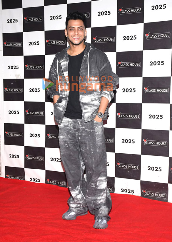 Photos: Siddharth Nigam hosts a birthday extravaganza for his mother Vibha Nigam