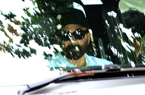 Photos: Sunny Deol, Bobby Deol and Karan Deol snapped outside Breach Candy Hospital