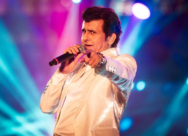 Sonu Nigam delivers 3-hour power-packed set at Satrangi Re Hyderabad; extends concert after fans demand more
