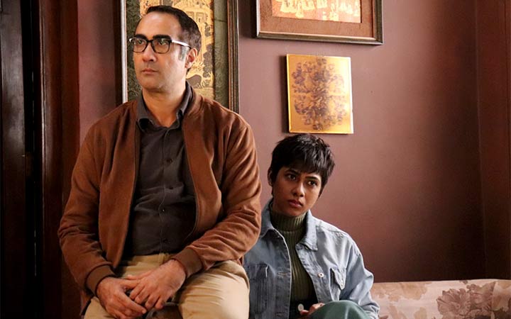 Movie Review: EVERYBODY LOVES SOHRAB HANDA is a decent whodunit that stands out from other films in this genre Movie Review: EVERYBODY LOVES SOHRAB HANDA is a decent whodunit that stands out from other films in this genre